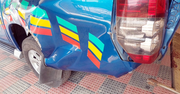 পুলিশভ্যানের পেছনে কাভার্ডভ্যানের ধাক্কা, কনস্টেবল নিহত