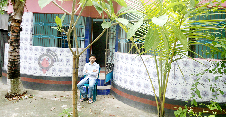টিউশনির টাকা জমিয়ে দৃষ্টিনন্দন বাড়ি