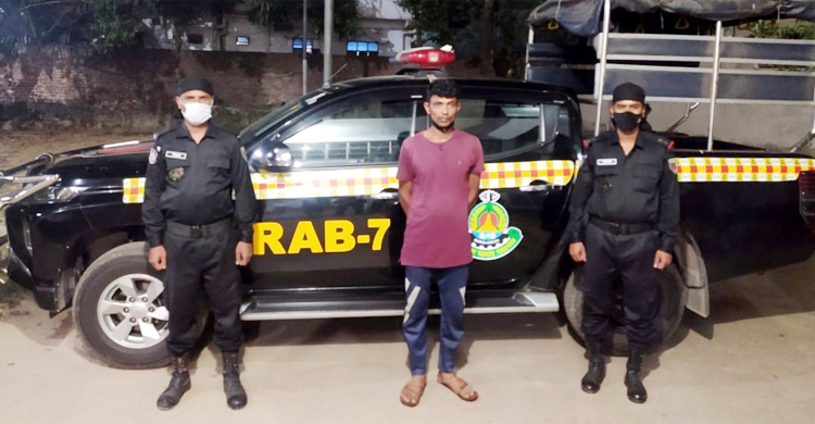 ফেনীতে অস্ত্র ও গুলিসহ আটক ১