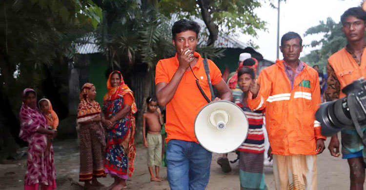 ফেনীতে আশ্রয়কেন্দ্রে ১৫ হাজার মানুষ, খাবার না পাওয়ার অভিযোগ