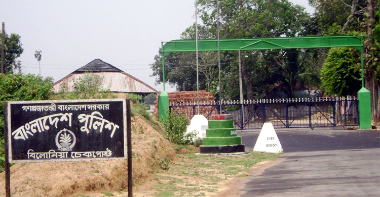 বিএসএফের বাধায় ঝুলে আছে বিলোনিয়া স্থলবন্দরের উন্নয়ন কাজ