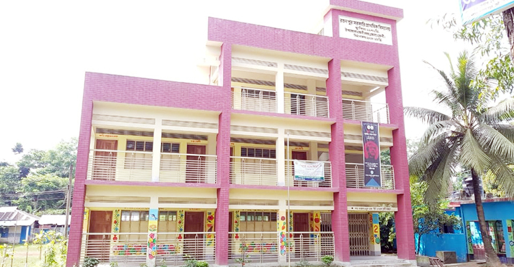 উদ্বোধনের অপেক্ষায় ফেনীর সেই প্রাথমিক বিদ্যালয়ের ভবন