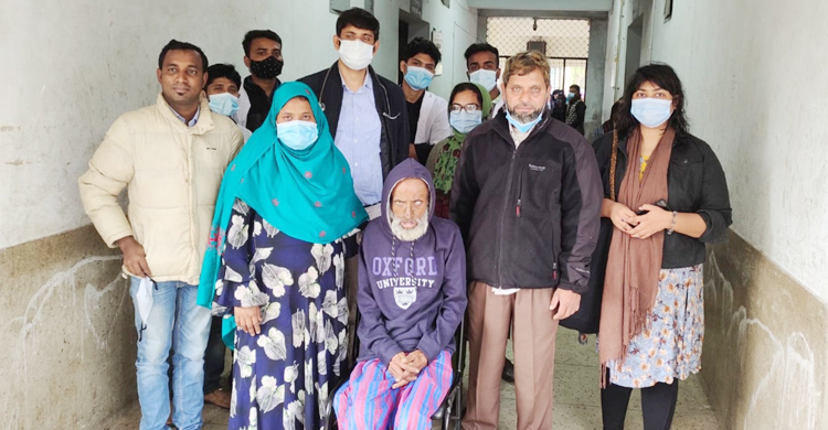 স্ত্রীর সঙ্গে অভিমান, ২৬ বছর পর ঘরে ফিরলেন চাঁন মিয়া