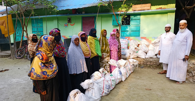 ১০ বছর ধরে অসহায়দের ইফতারসামগ্রী দেন ইমাম উদ্দিন
