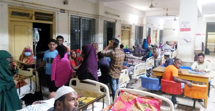 চেতনানাশক খাইয়ে লুটপাট, ইউপি মেম্বারসহ হাসপাতালে ১৭ জন