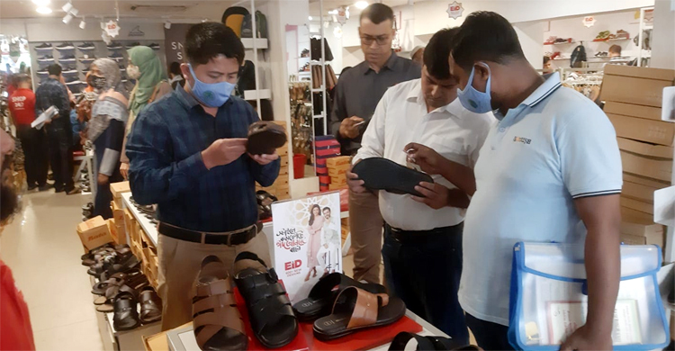 পুরোনো জুতায় নতুন ট্যাগ, বাটা শোরুমকে জরিমানা