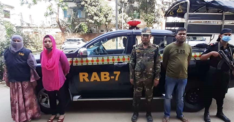 প্রাইভেটকারে ৫ কোটি টাকার ইয়াবাসহ স্বামী-স্ত্রী আটক