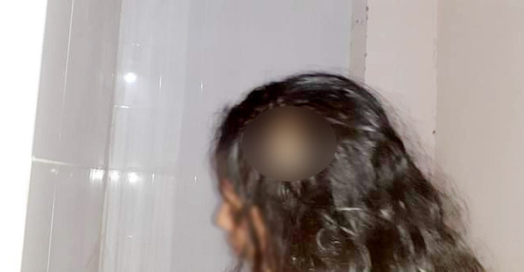 শ্বশুরবাড়ি থেকে আম-কাঁঠাল কম দেয়ায় স্ত্রীকে রড দিয়ে পিটুুনি