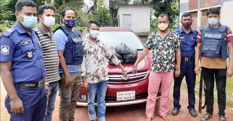 প্রাইভেটকারে করে ঢাকায় গাঁজা বিক্রি করতে যাচ্ছিলেন তারা