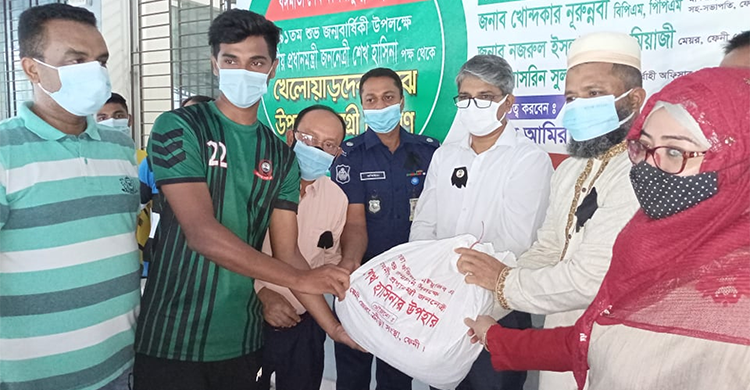 বঙ্গমাতার জন্মদিনে উপহার পেলেন খেলোয়াড়রা