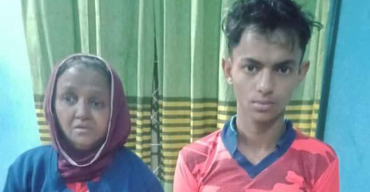 ফেনীতে ইয়াবাসহ রোহিঙ্গা মা-ছেলে আটক