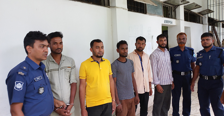 ফেনীতে অস্ত্র মামলায় ৭ জনের ২২ বছর কারাদণ্ড