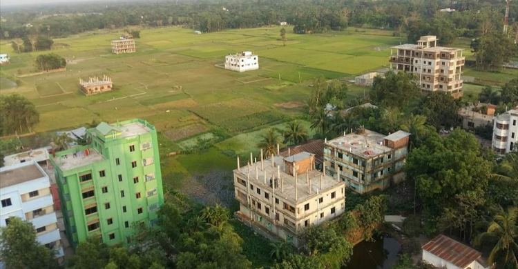 গ্রামে বাড়ি নির্মাণে অনুমোদনের তোয়াক্কা নেই, জানেন না অনেকে