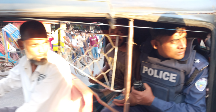 ফেনীতে ছাত্রদলের মিছিলে পুলিশের লাঠিচার্জ, আটক ৫