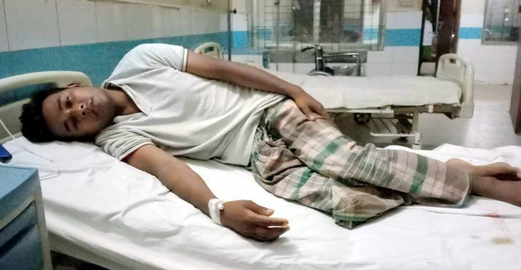 ত্রাণ না পাওয়ার স্ট্যাটাসে ব্যবসায়ীকে পেটালেন যুবলীগ নেতাকর্মীরা