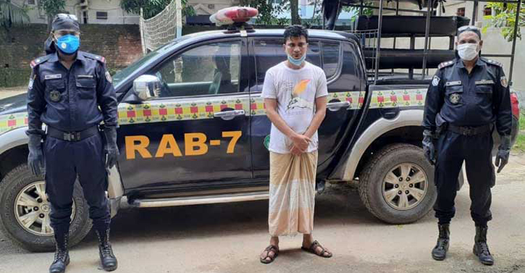 ১৬ কোটি টাকার সাপের বিষসহ ধরা খেলেন ইকবাল