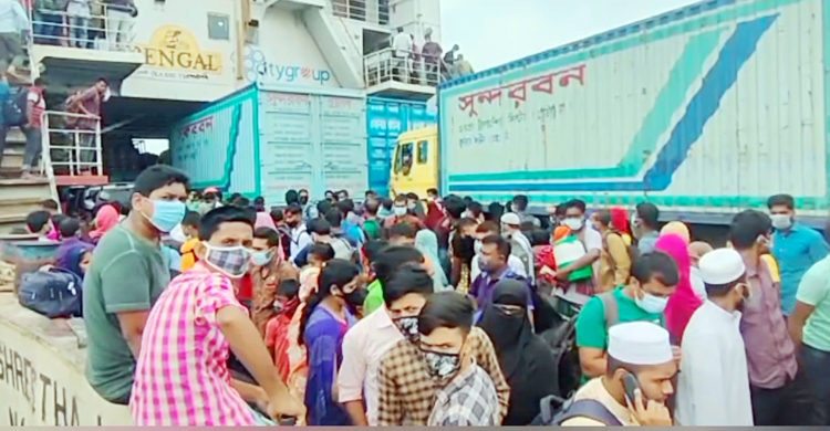 চাপ নেই দৌলতদিয়ায়, ফেরি চলাচল স্বাভাবিক