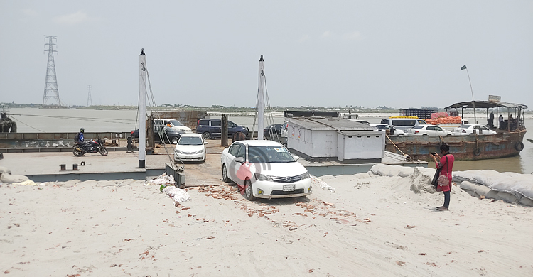 শরীয়তপুরের মঙ্গলমাঝির ঘাটে আরেকটি ফেরিঘাট চালু