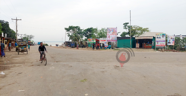 পাটুরিয়ায় গাড়ির জন্য ফেরির অপেক্ষা!