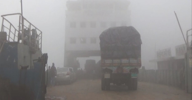 চার ঘণ্টা পর দৌলতদিয়া-পাটুরিয়ায় ফেরি চলাচল শুরু