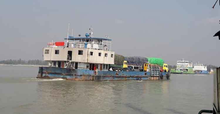 ১১ ঘণ্টা পর দৌলতদিয়া-পাটুরিয়ায় ফেরি চলাচল শুরু