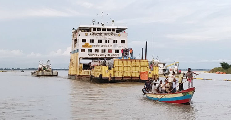 ৮ দিন পর শিমুলিয়া-কাঁঠালবাড়ি রুটে পরীক্ষামূলক ফেরি চালু