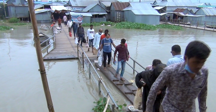 পদ্মার অস্বাভাবিক স্রোত ভোগাচ্ছে সবাইকে