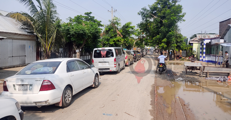 বাংলাবাজার-শিমুলিয়ায় ফেরি চলাচল বন্ধ, জাজিরায় গাড়ির চাপ