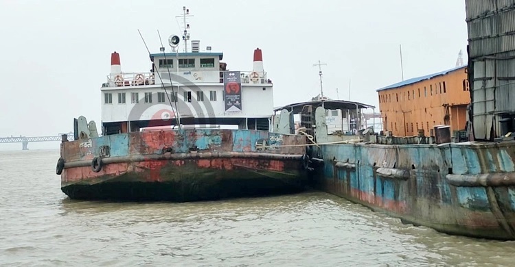 Another ferry hits Padma Bridge pillar