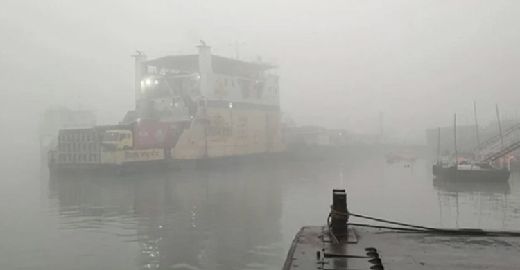 ঘন কুয়াশায় শরীয়তপুর-চাঁদপুর নৌরুটে ফেরি চলাচল বন্ধ