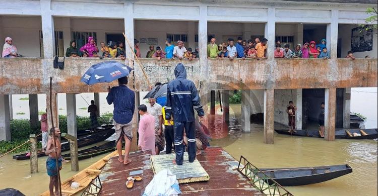 নেত্রকোনায় দুদিনে আশ্রয়কেন্দ্র ছেড়েছেন ৮৫ হাজার মানুষ