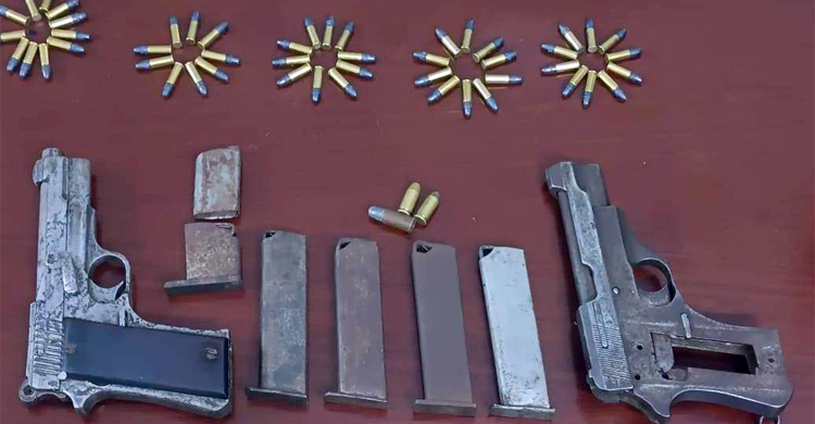 ফরিদপুরে ৫৩ রাউন্ড গুলিসহ দুটি বিদেশি পিস্তল উদ্ধার