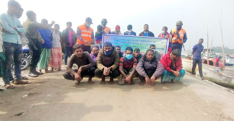 মোংলায় ১০ লাখ পারশে মাছের পোনা জব্দ