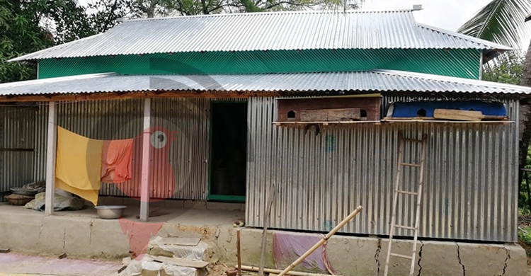 ঘর নির্মাণে টাকা না দেয়ায় বাবা-ছেলে-শ্যালকের নামে মামলা