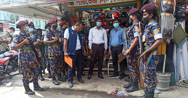 ছাড়পত্র ছাড়াই হেলমেট বিক্রি, ২৫ হাজার টাকা জরিমানা