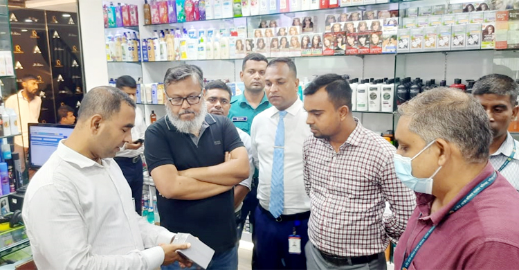 ইচ্ছামতো দামে পণ্য বিক্রি, গুলশানের দুই প্রতিষ্ঠানকে জরিমানা