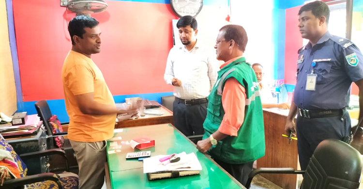 বেশি দামে চিনি বিক্রি, কুড়িগ্রামে ৩ প্রতিষ্ঠানকে জরিমানা