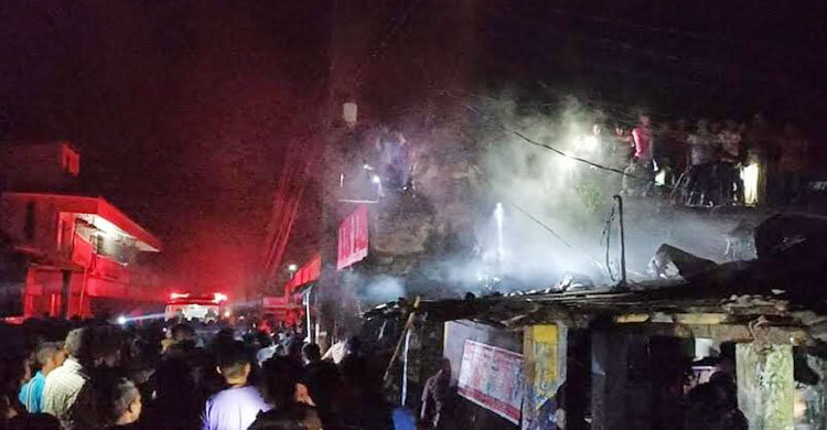 শায়েস্তাগঞ্জে ভয়াবহ আগুন, ৪ দোকান পুড়ে ছাই