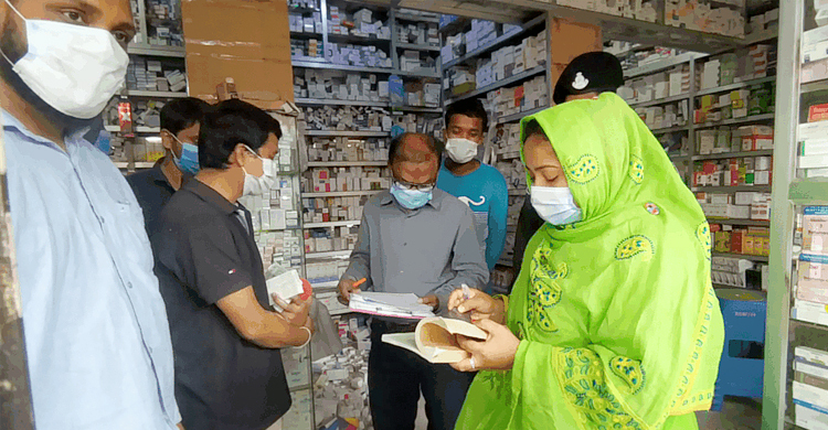 দিনাজপুরে ৪ ব্যবসা প্রতিষ্ঠানকে ৩৩ হাজার টাকা জরিমানা