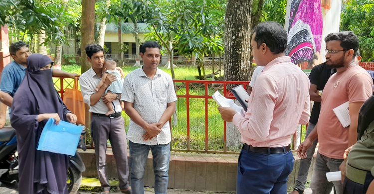 প্যারামেডিকেলে পড়ে পরিচয় দেন মেডিকেল অফিসার!
