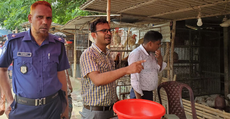 সিরাজগঞ্জে মুরগির দোকানে অভিযান, জরিমানা ১৫ হাজার