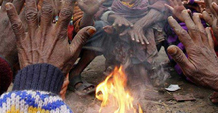 আগুন পোহাতে গিয়ে নারীর মৃত্যু