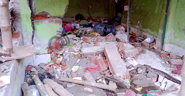 ফতুল্লায় ফ্ল্যাট বাসায় ভয়াবহ বিস্ফোরণ, আশঙ্কাজনক আরও আটজন