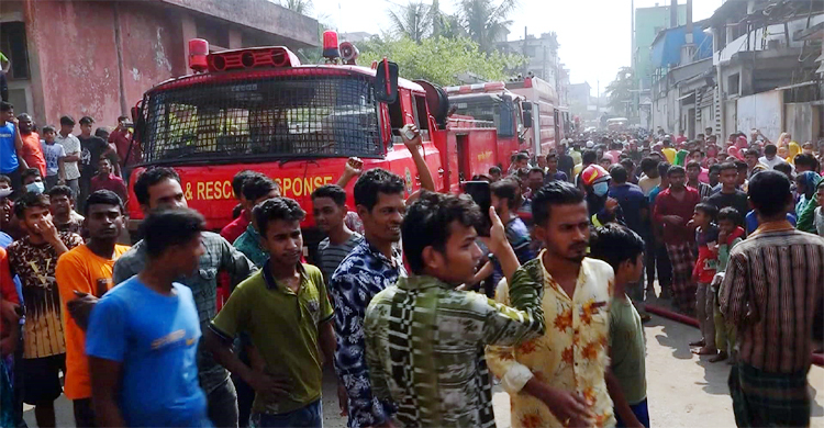 চট্টগ্রামে কারখানার আগুন নেভানোর পর ফায়ার সার্ভিস কর্মীর মৃত্যু