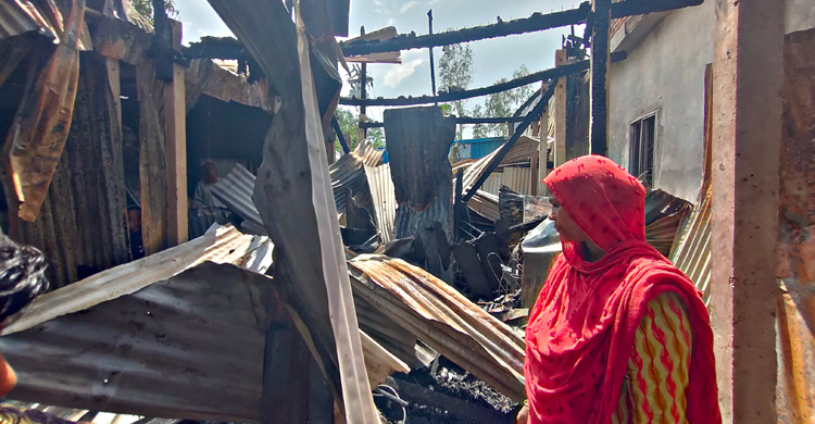 সাবেক যুবদল নেতার কারখানায় আগুন দুর্বৃত্তদের আগুন