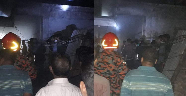 খুলনায় মার্কেটে কেমিক্যালের দোকানে অগ্নিকাণ্ড