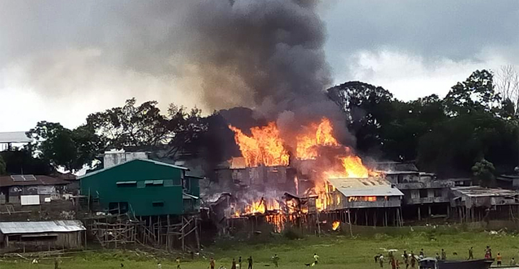 রাঙ্গামাটির সুবলং বাজারে আগুন