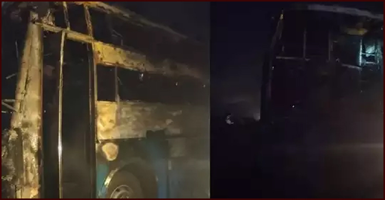 কর্ণাটকে বাসে আগুন, পুড়ে অঙ্গার ৫