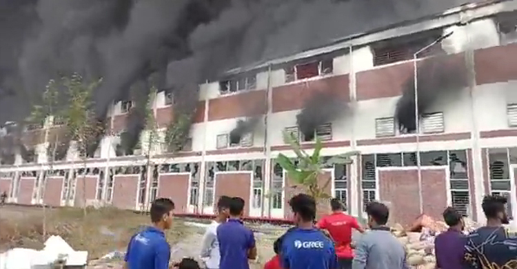 সোনারগাঁয়ে ইলেকট্রনিক্স কারখানায় ভয়াবহ আগুন