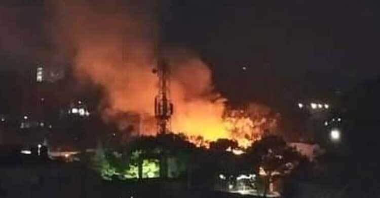 যশোর জেলা পরিষদ সুপার মার্কেটে ভয়াবহ অগ্নিকাণ্ড, কোটি টাকার ক্ষতি